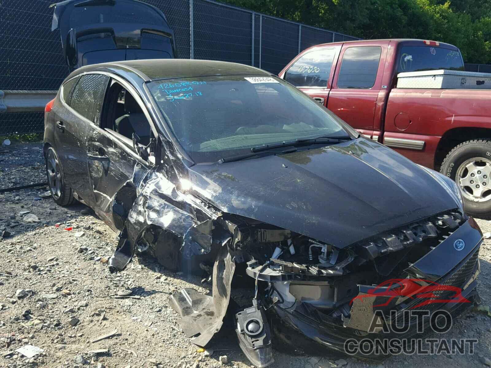 FORD FOCUS 2018 - 1FADP3L97JL238863