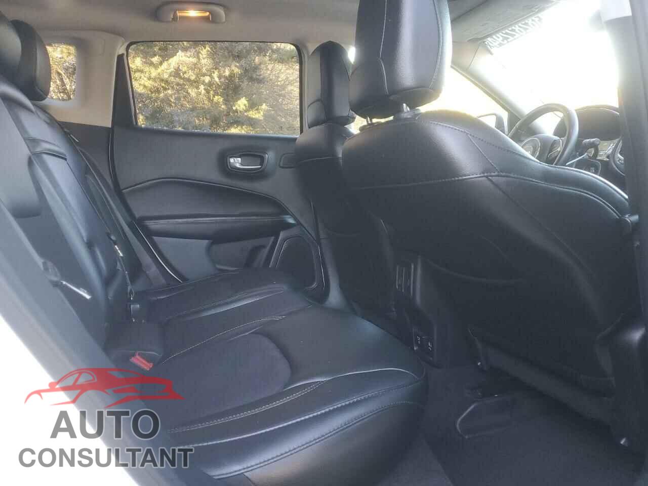JEEP COMPASS 2018 - 3C4NJDBB4JT144468