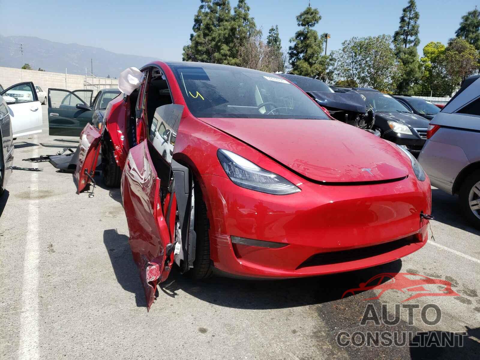 TESLA MODEL Y 2021 - 5YJYGDEE5MF143382