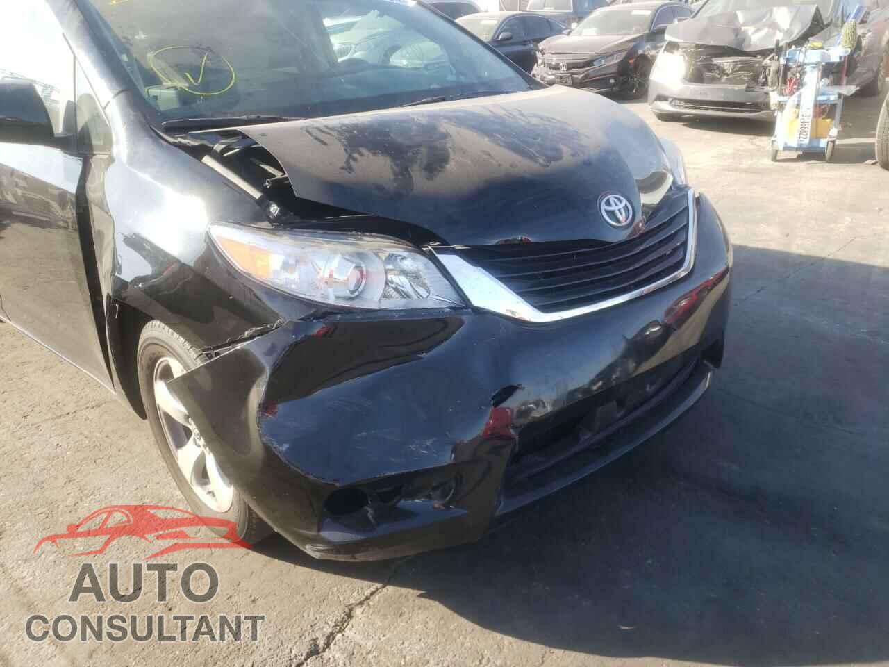 TOYOTA SIENNA 2017 - 5TDKZ3DC9HS852182