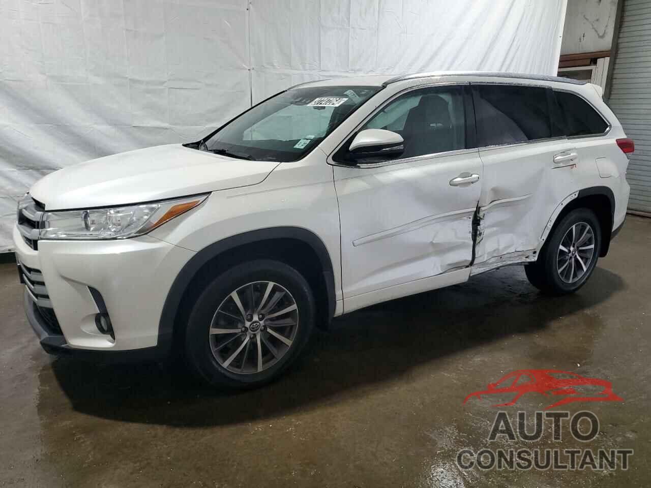 TOYOTA HIGHLANDER 2018 - 5TDJZRFH8JS905161