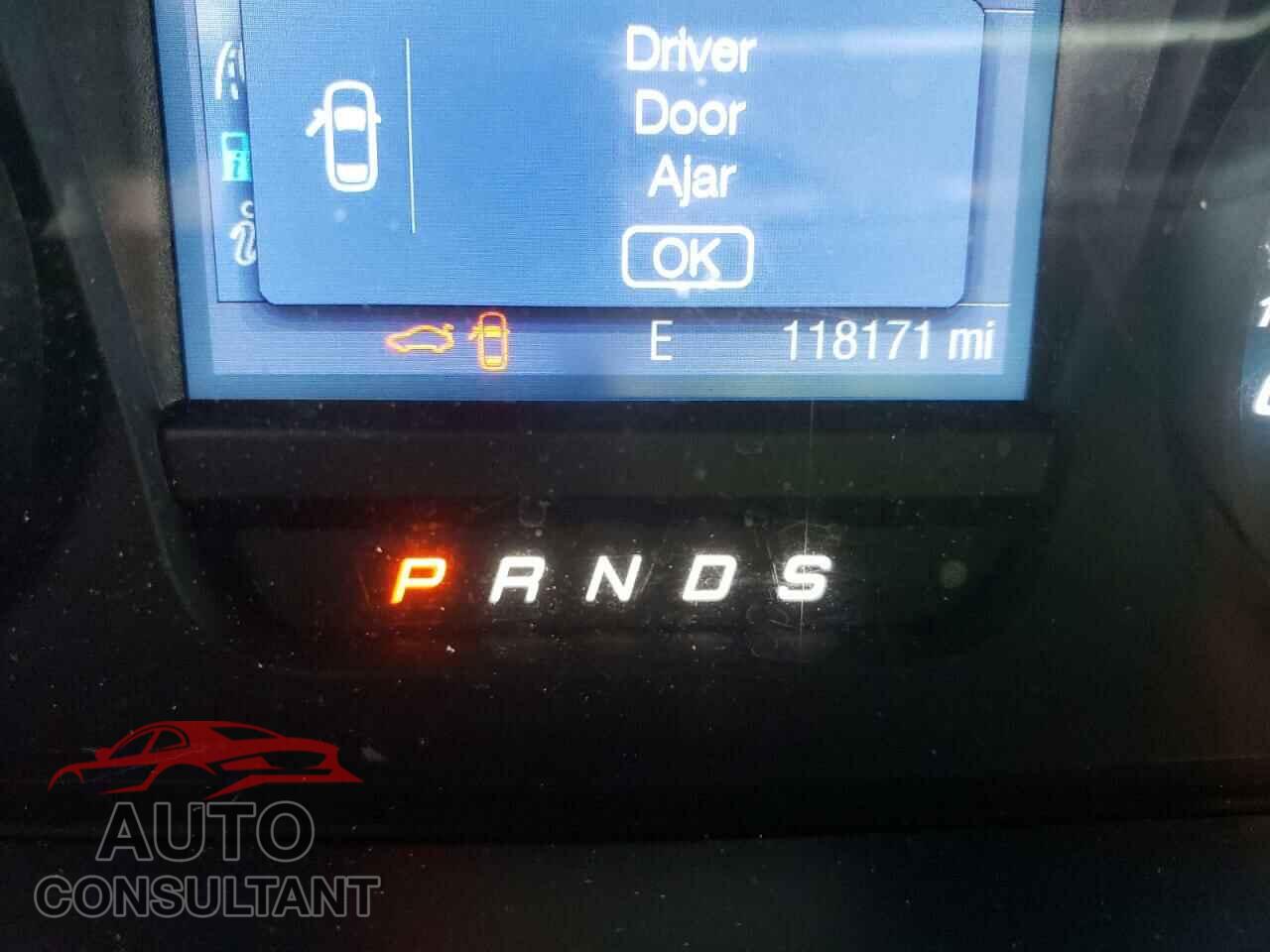 FORD TAURUS 2017 - 1FAHP2E80HG146531