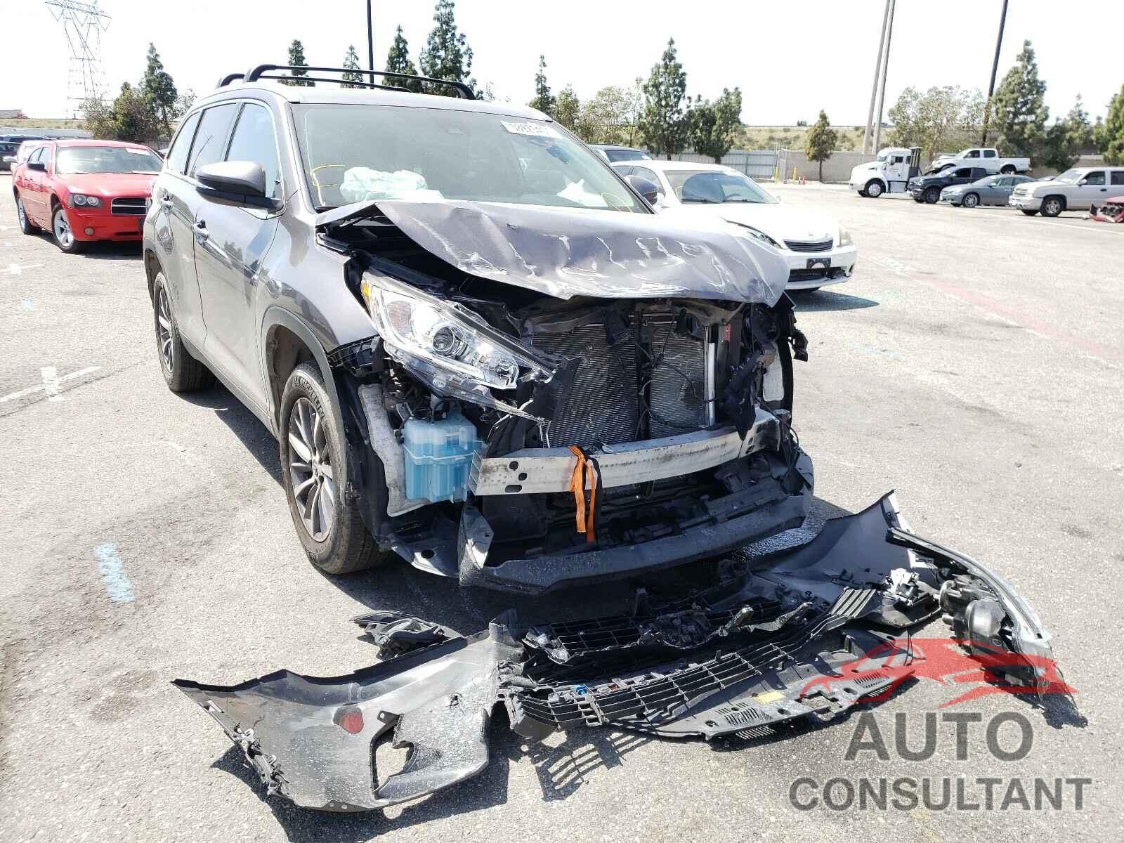 TOYOTA HIGHLANDER 2019 - 5TDKZRFH7KS551784