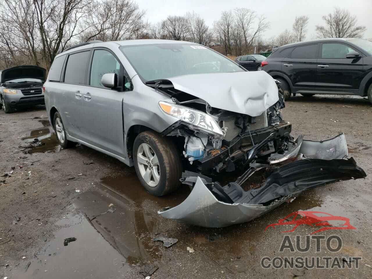 TOYOTA SIENNA 2019 - 5TDKZ3DCXKS981717