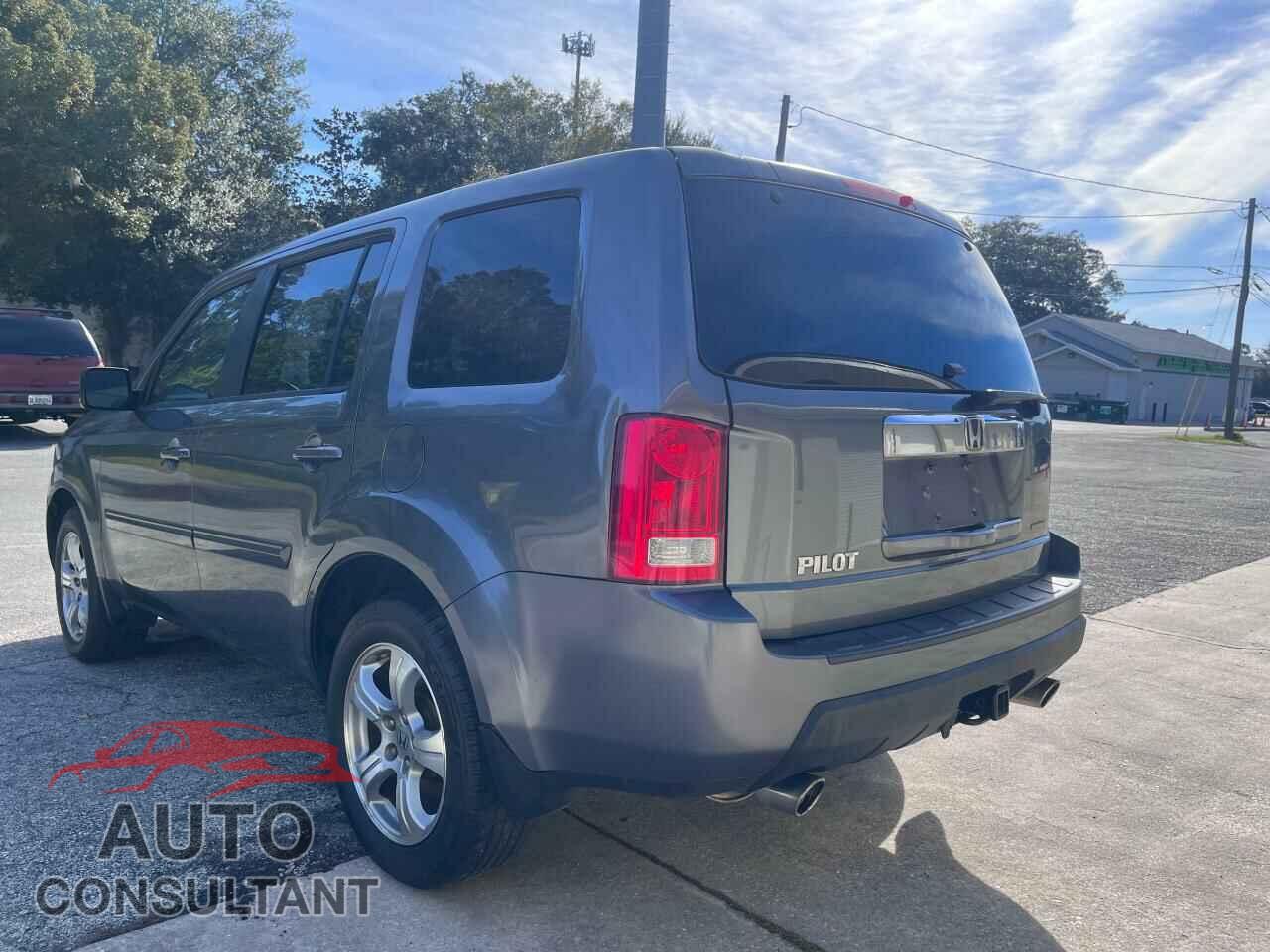HONDA PILOT 2015 - 5FNYF3H53FB025620