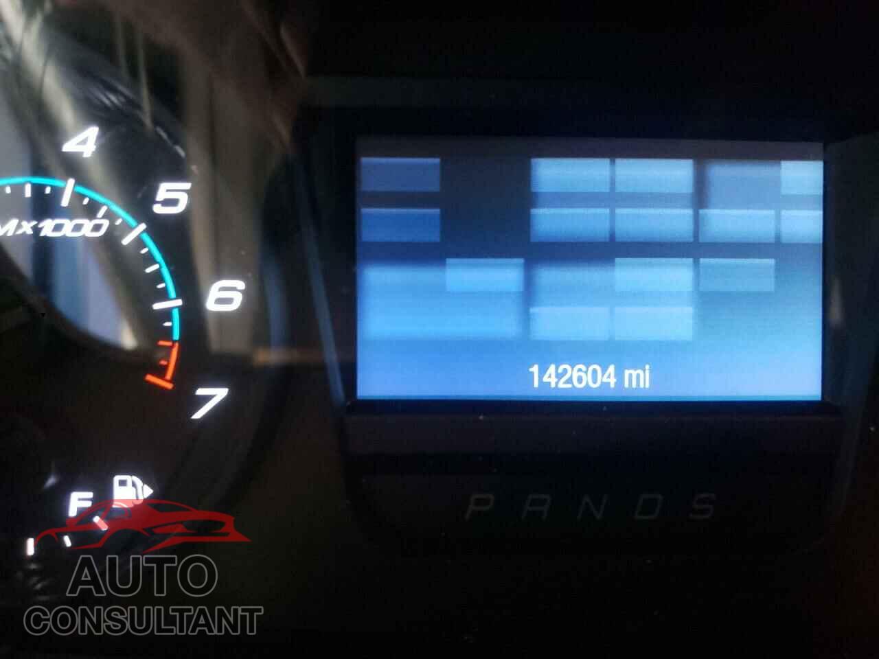 FORD TAURUS 2018 - 1FAHP2D86JG102640