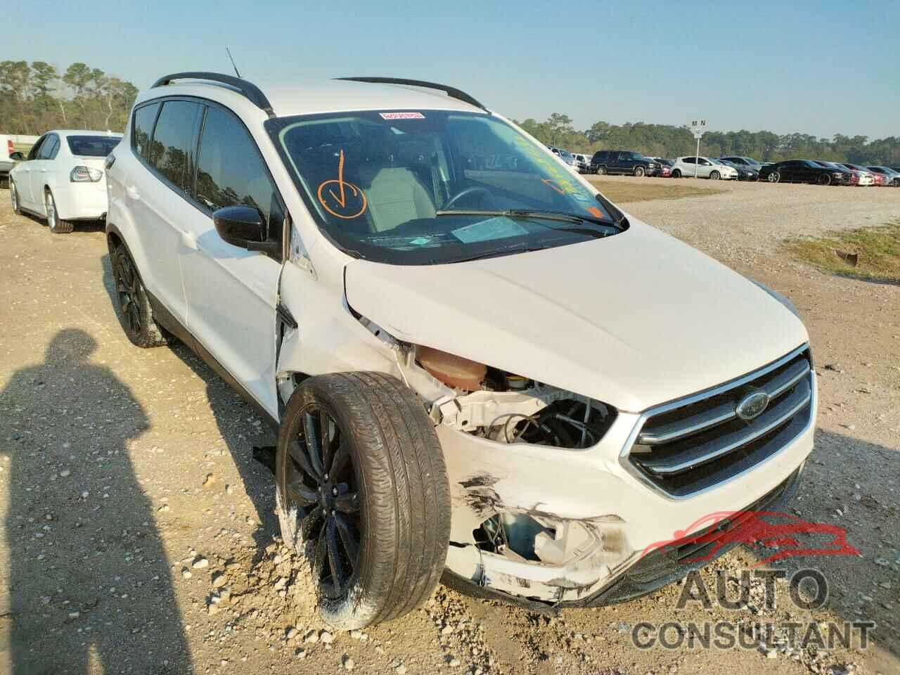 FORD ESCAPE 2017 - 1FMCU0GD1HUD53065