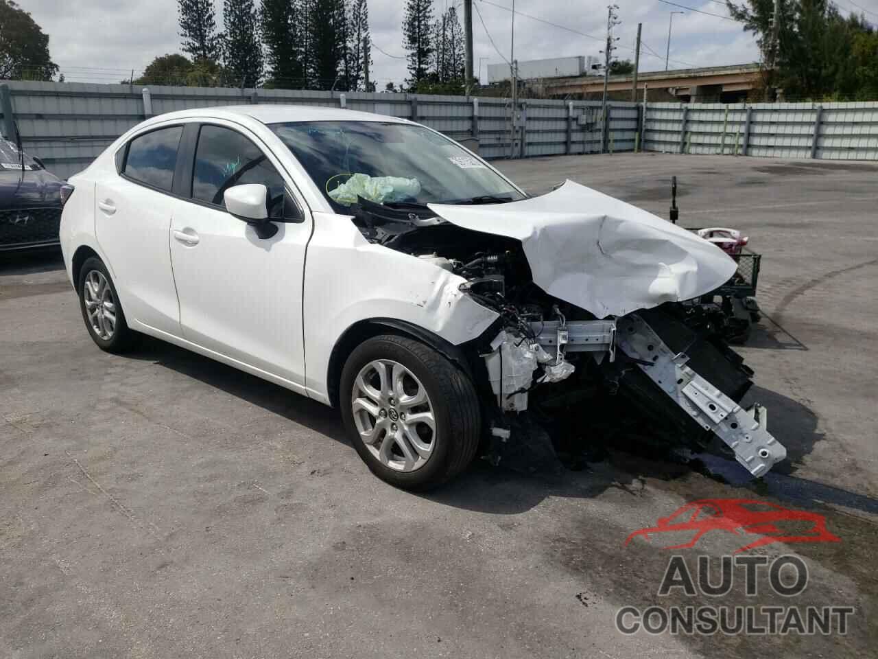 TOYOTA YARIS 2018 - 3MYDLBYV2JY316206