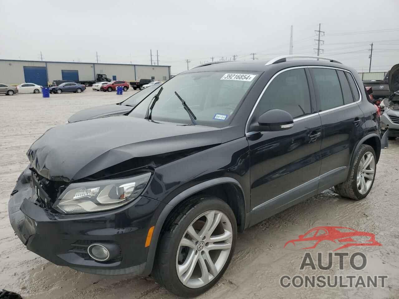 VOLKSWAGEN TIGUAN 2016 - WVGAV7AX8GW528950