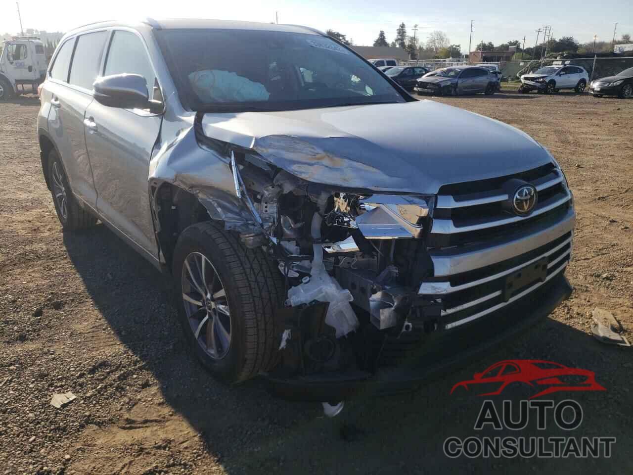 TOYOTA HIGHLANDER 2018 - 5TDJZRFH0JS538188