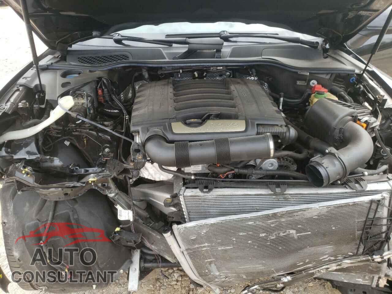 PORSCHE CAYENNE 2018 - WP1AA2A20JKA04194