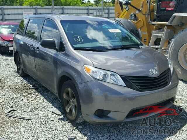 TOYOTA SIENNA 2015 - 5TDZK3DC8FS657190