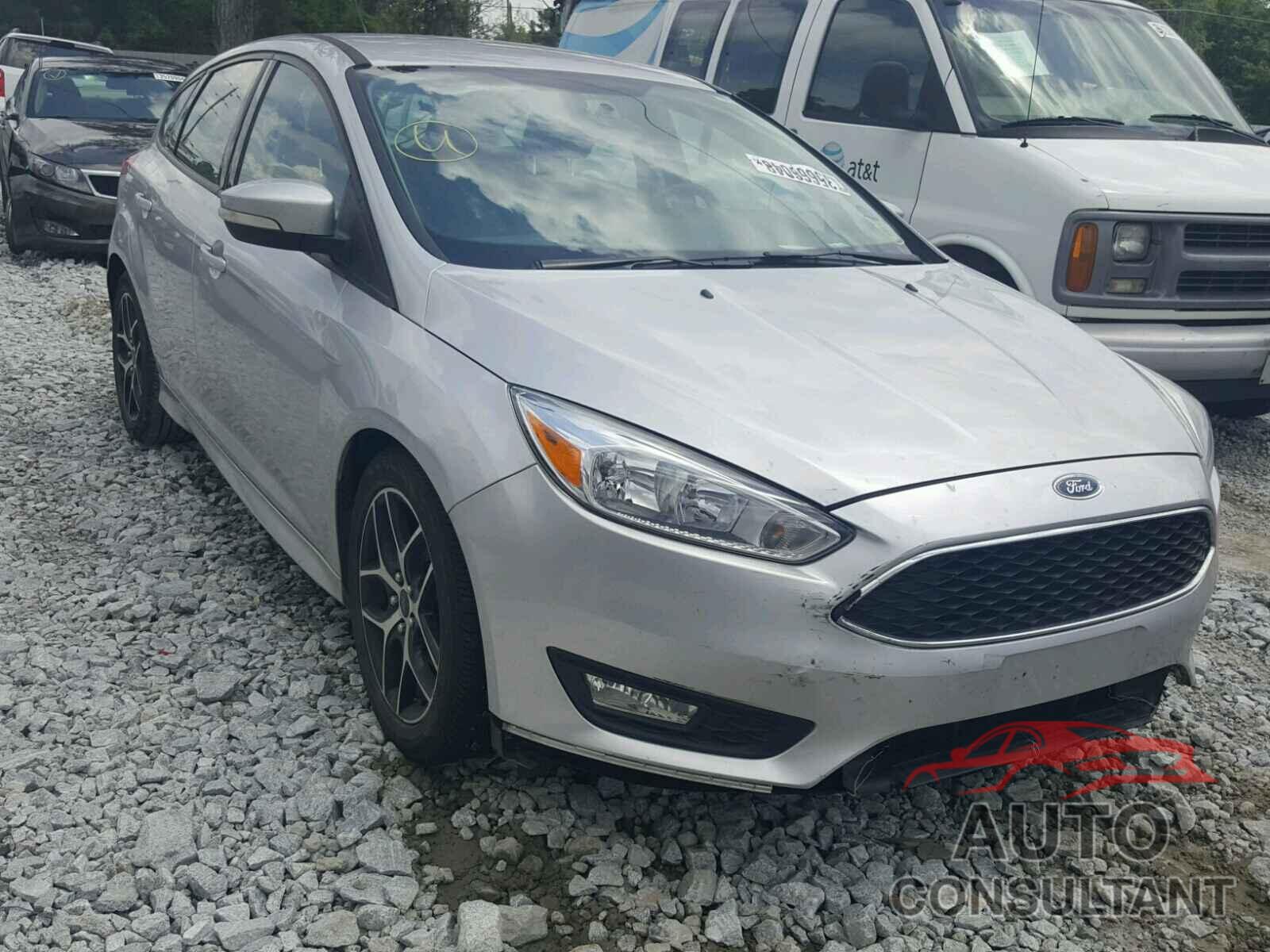 FORD FOCUS 2015 - 1FADP3K24FL381569