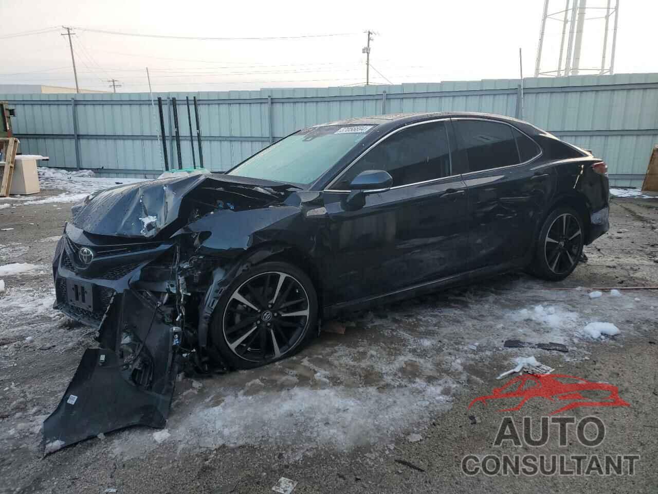 TOYOTA CAMRY 2018 - 4T1B61HK6JU567905