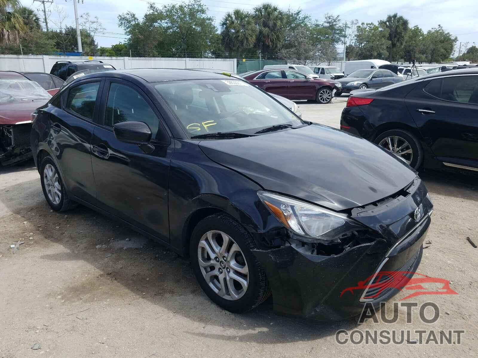 TOYOTA YARIS 2017 - 3MYDLBYV3HY161045