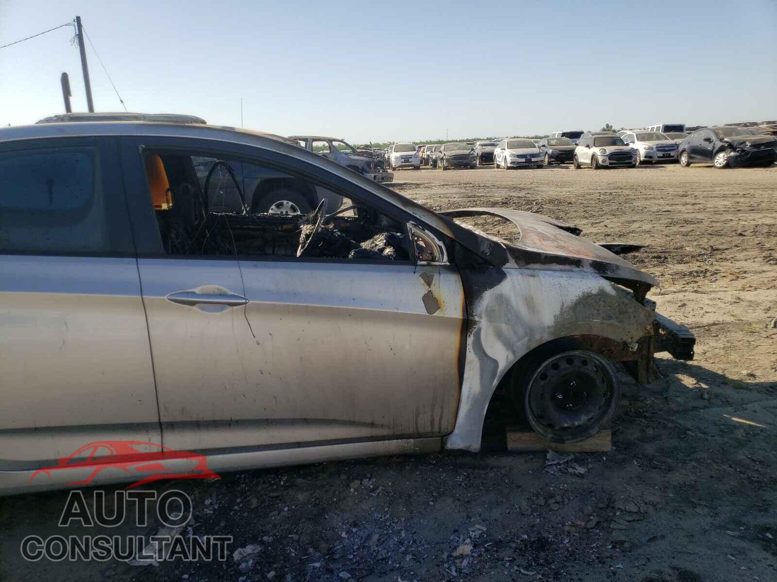 HYUNDAI ACCENT 2017 - KMHCT4AE4HU248290