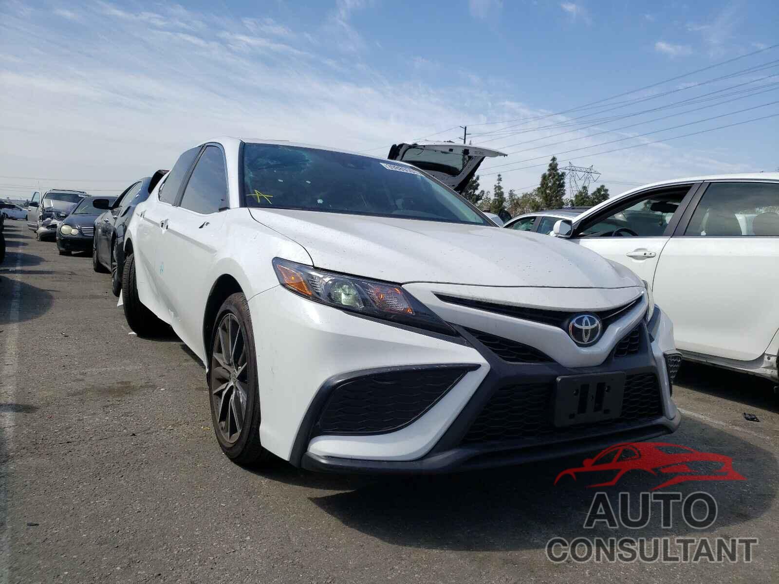 TOYOTA CAMRY 2021 - 4T1G11AKXMU519178