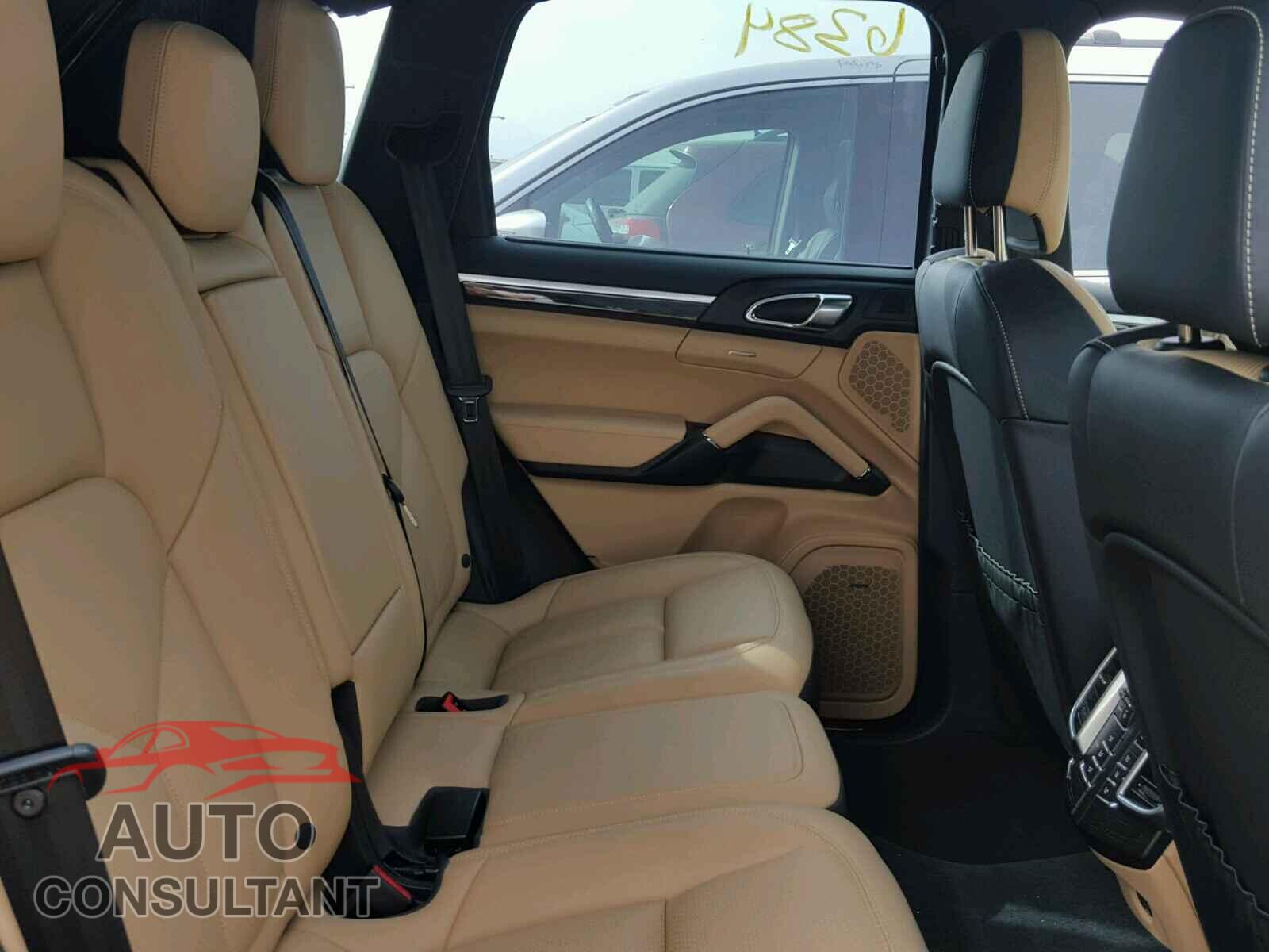 PORSCHE CAYENNE 2017 - WP1AB2A22HLA51146