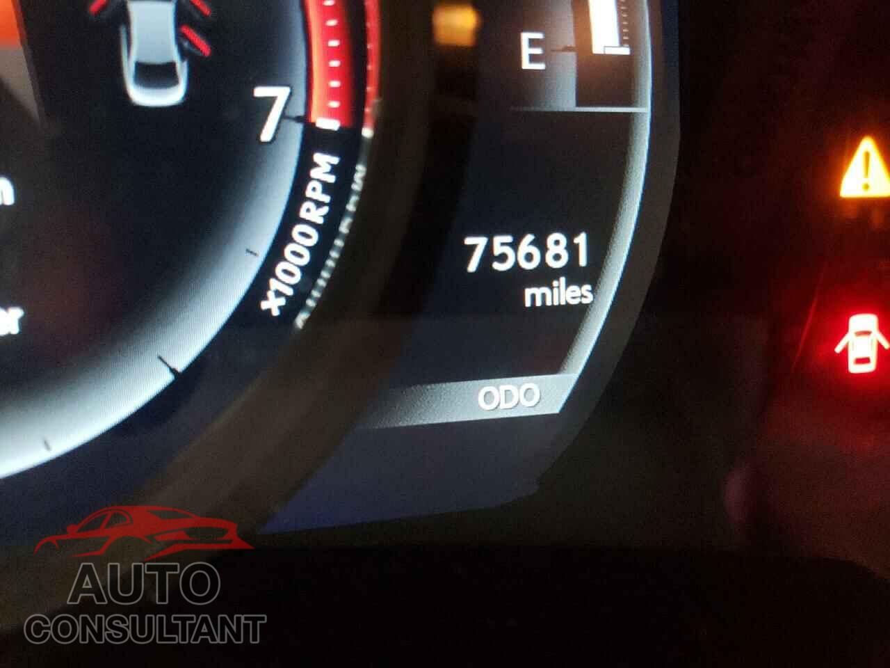 LEXUS IS 2017 - JTHBA1D2XH5049677