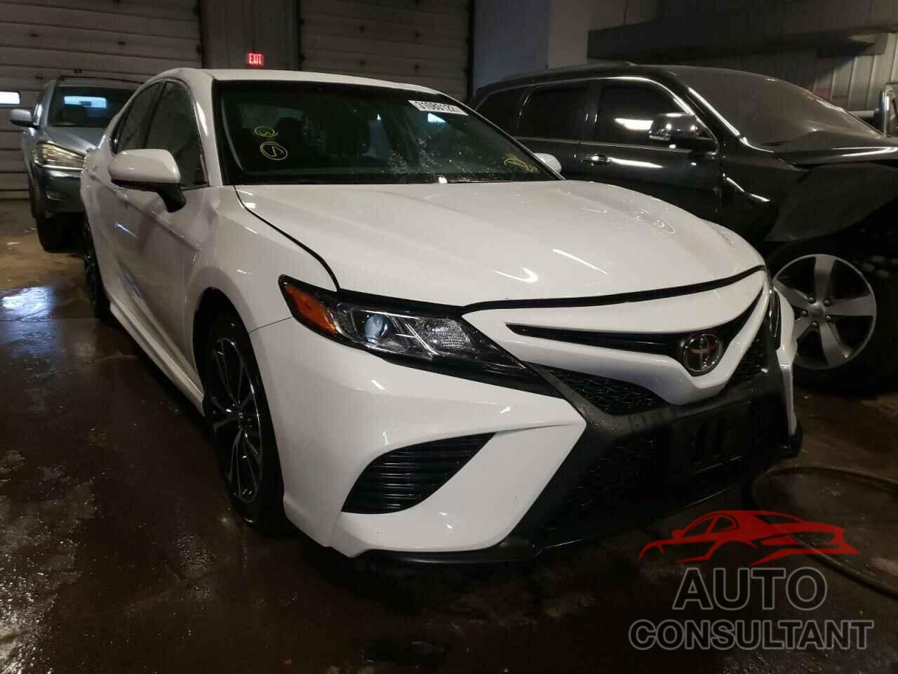 TOYOTA CAMRY 2018 - 4T1B11HK9JU555990