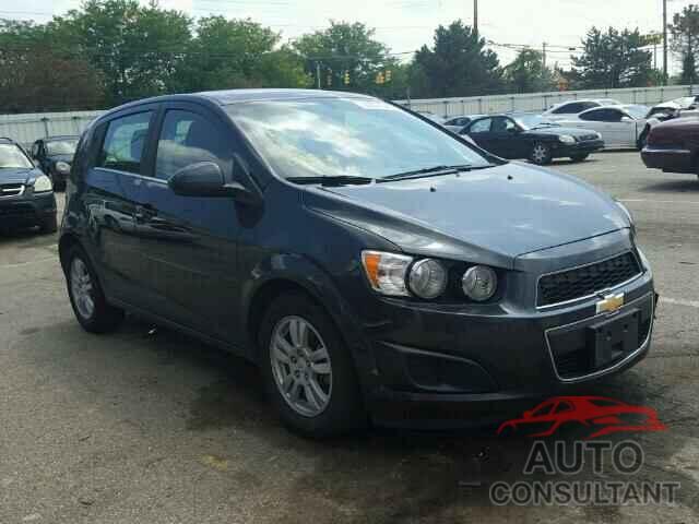 CHEVROLET SONIC 2015 - 1G1JC6SH4F4104468