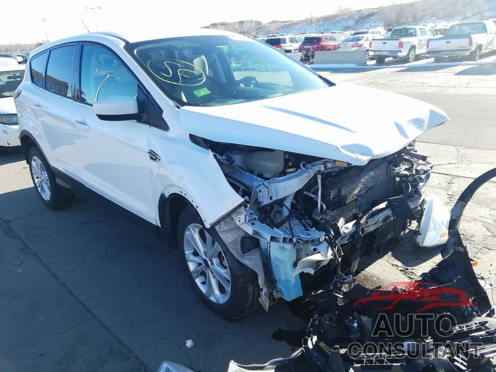 FORD ESCAPE 2017 - 1FMCU9GD8HUC28066