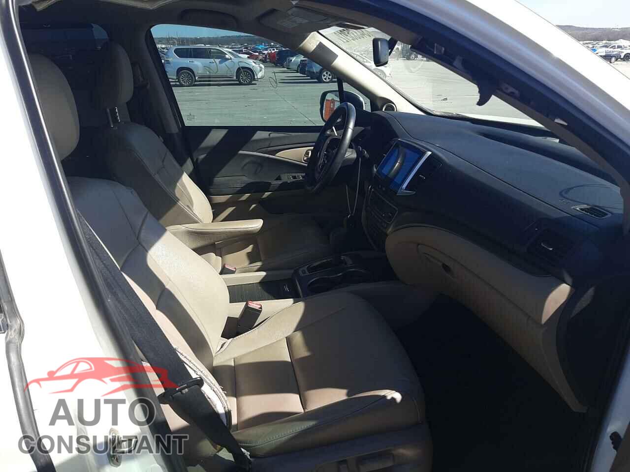 HONDA PILOT 2016 - 5YFBURHE2JP811436