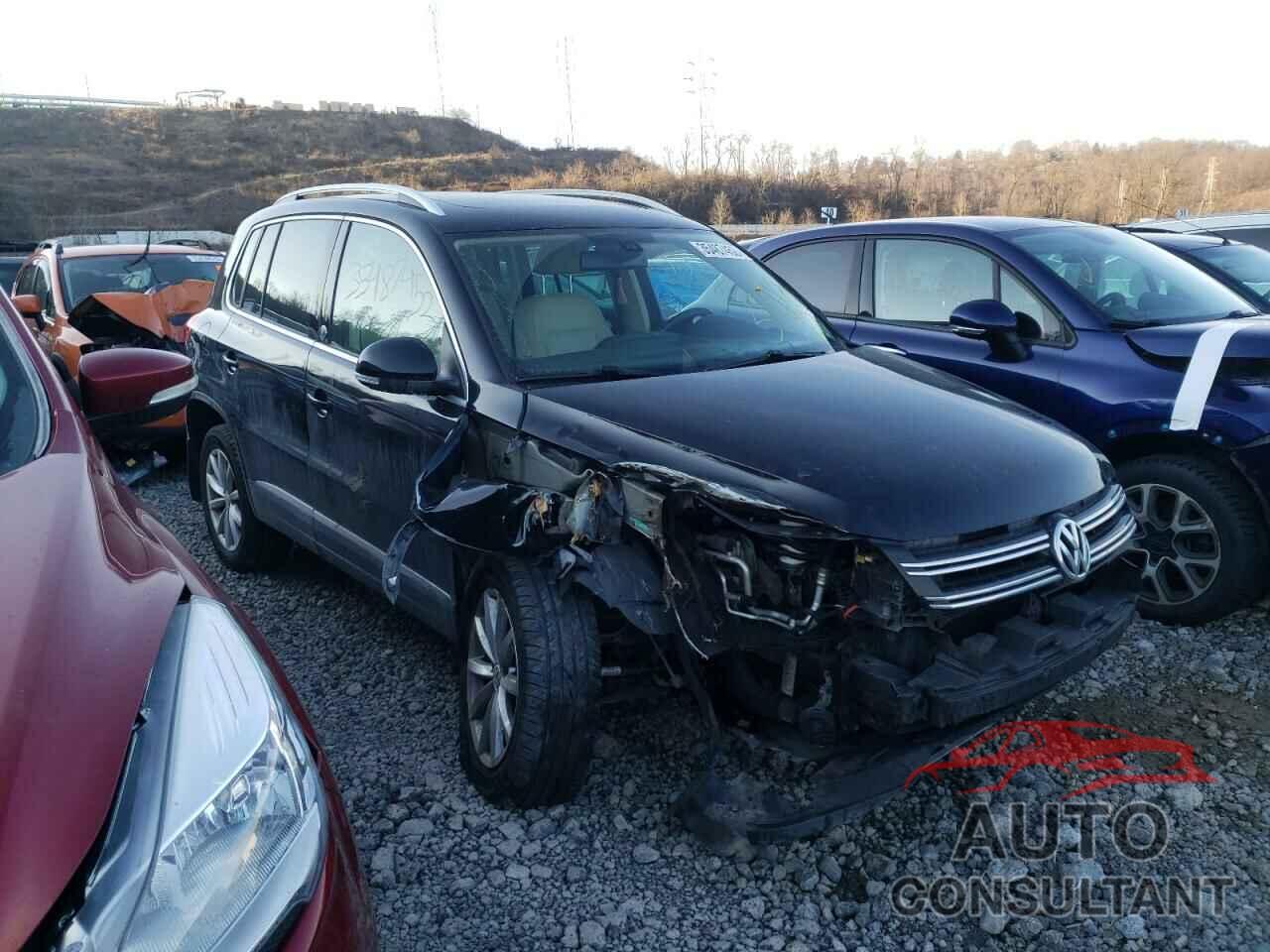 VOLKSWAGEN TIGUAN 2017 - WVGSV7AX4HK003820