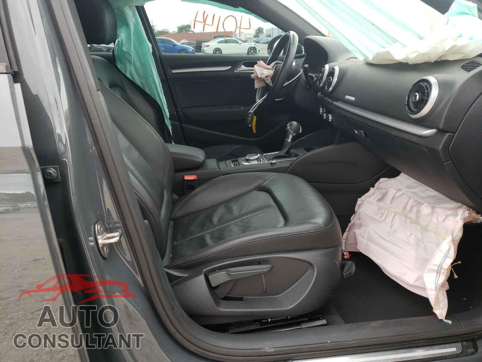AUDI A3 2017 - WAUAUGFF2H1043805