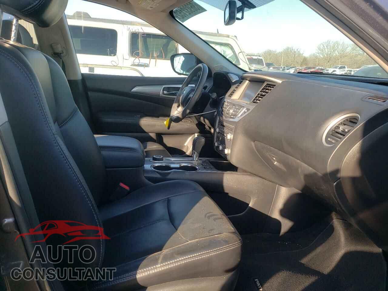 NISSAN PATHFINDER 2017 - 5N1DR2MM0HC665597