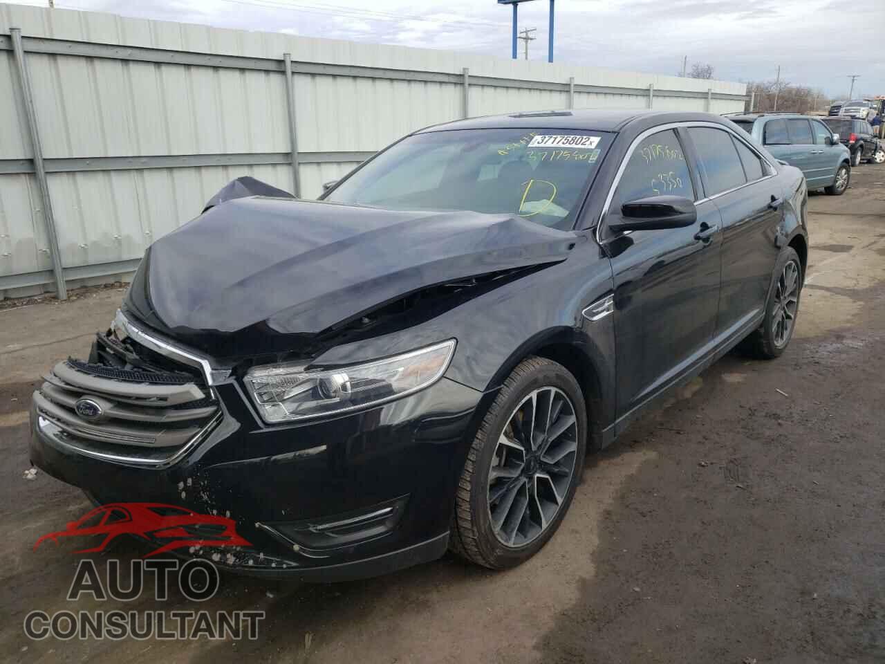 FORD TAURUS 2019 - 1FAHP2E86KG102704