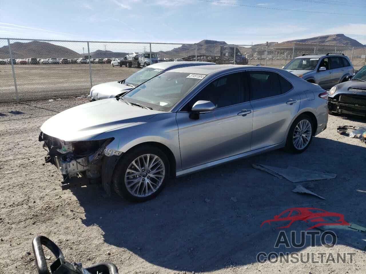 TOYOTA CAMRY 2018 - 4T1B21HK3JU003642