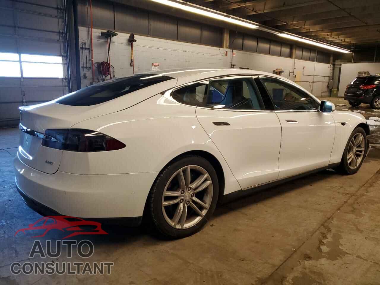 TESLA MODEL S 2015 - 5YJSA1H26FF099953