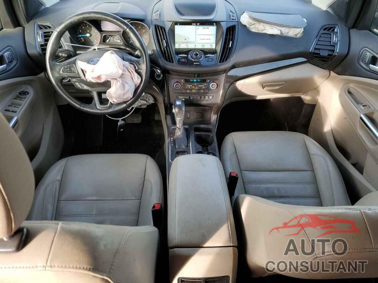 FORD ESCAPE 2019 - 1FMCU9J96KUA19145