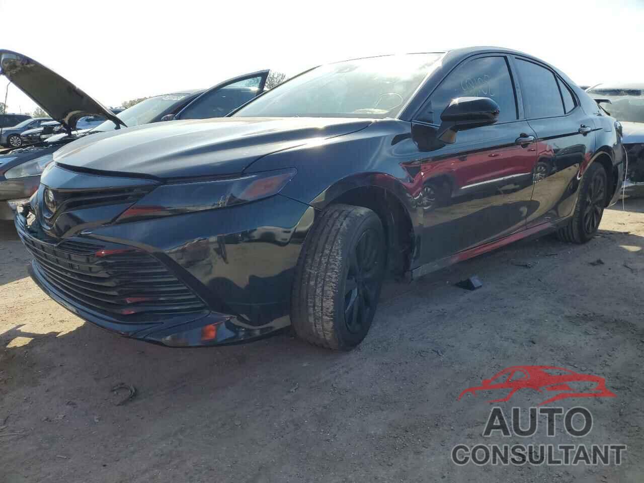 TOYOTA CAMRY 2018 - 4T1B11HK9JU100444