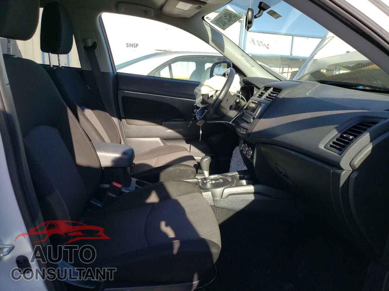 MITSUBISHI OUTLANDER 2017 - JA4AP3AUXHZ068052