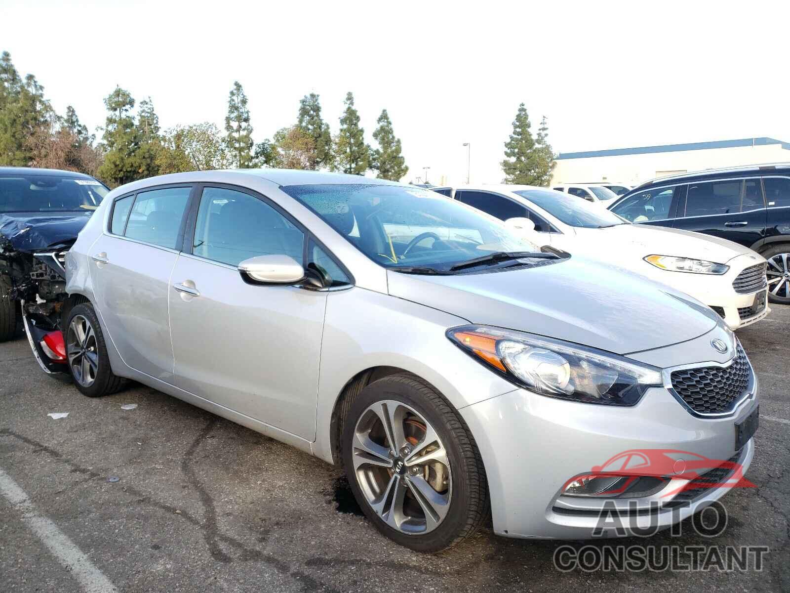 KIA FORTE 2016 - KNAFX5A88G5633606