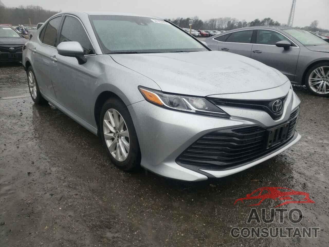 TOYOTA CAMRY 2018 - 4T1B11HK4JU036605