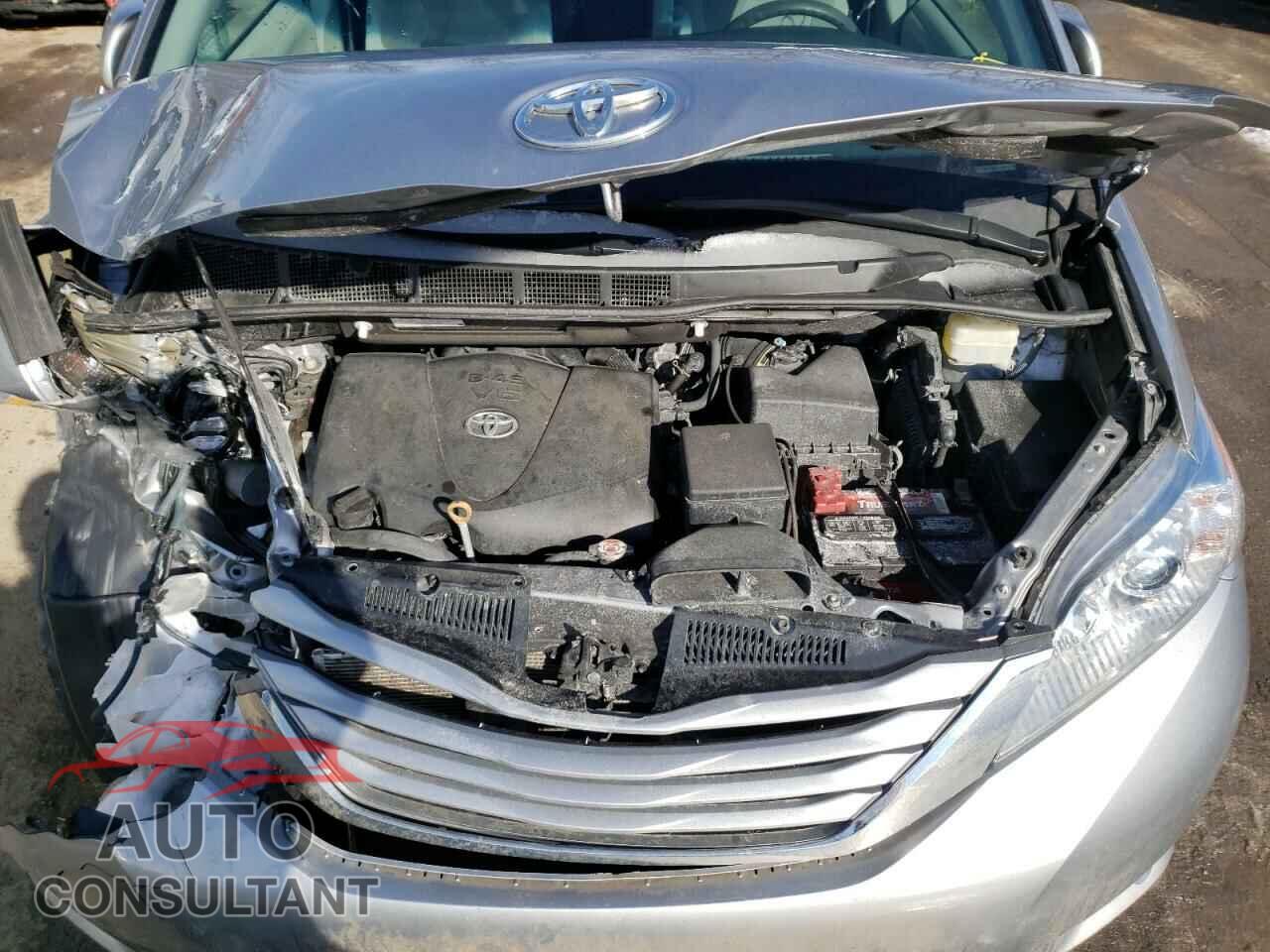 TOYOTA SIENNA 2017 - 5TDKZ3DC7HS797263