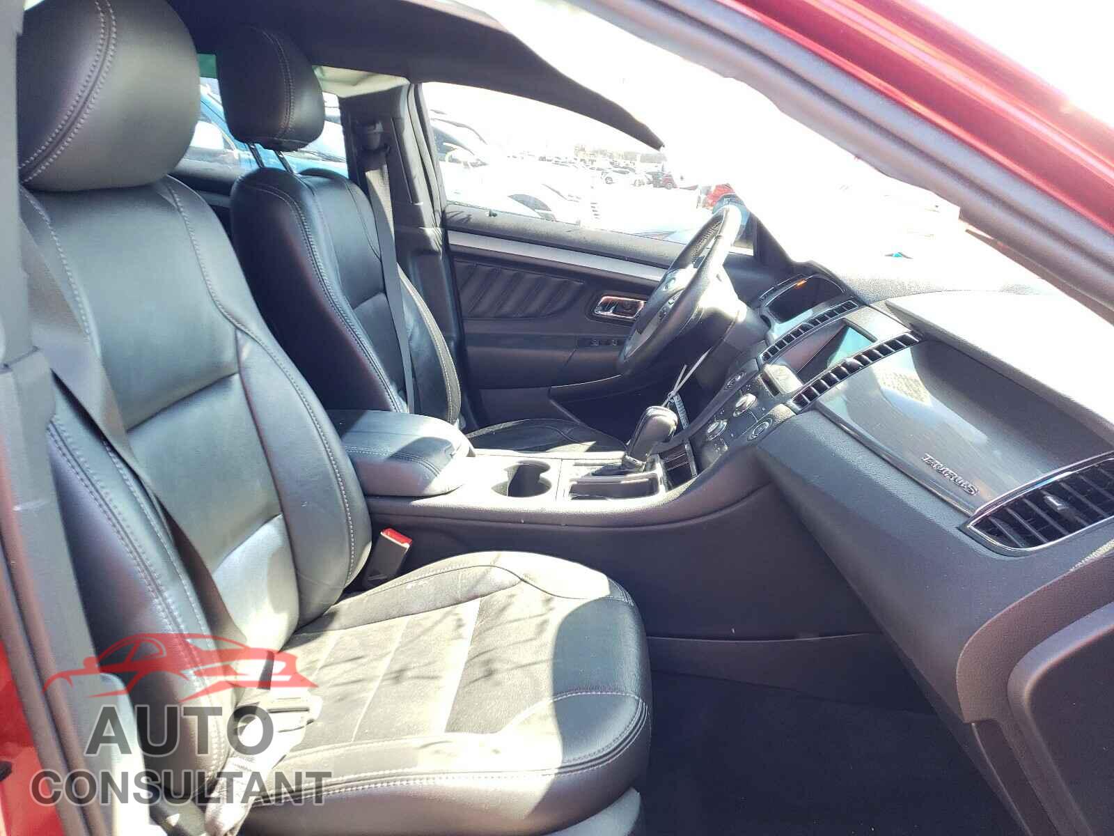 FORD TAURUS 2018 - 1FAHP2E80JG129380
