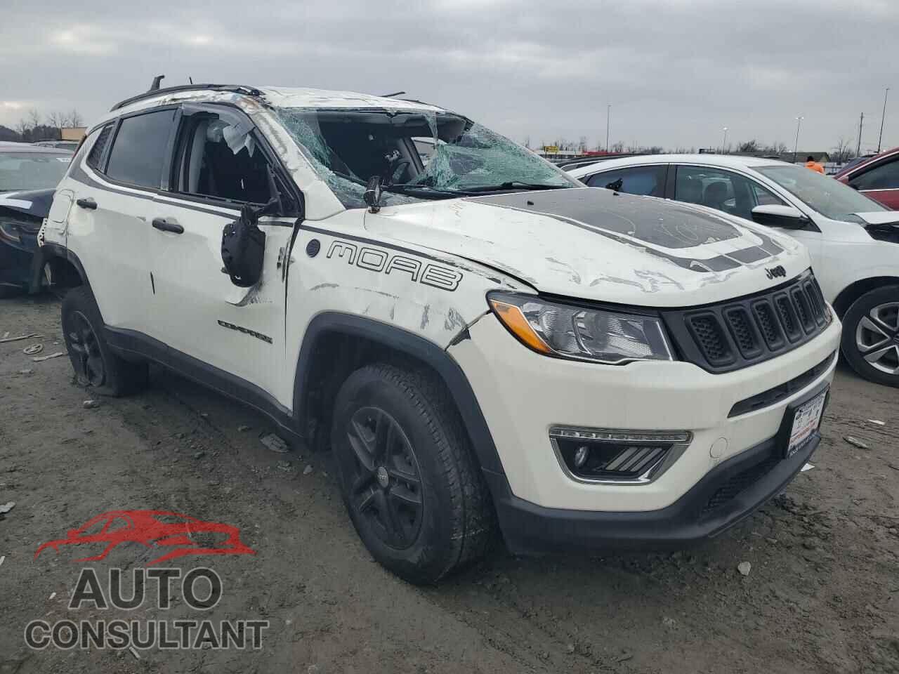 JEEP COMPASS 2018 - 3C4NJDAB4JT190979