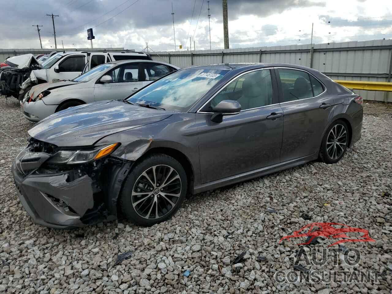TOYOTA CAMRY 2018 - 4T1B11HK5JU156784