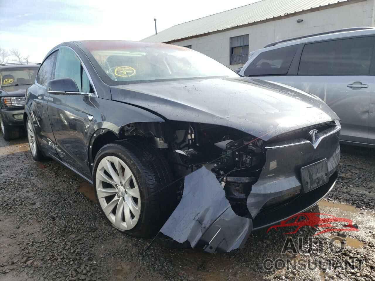 TESLA MODEL X 2018 - 5YJXCAE24JF123986