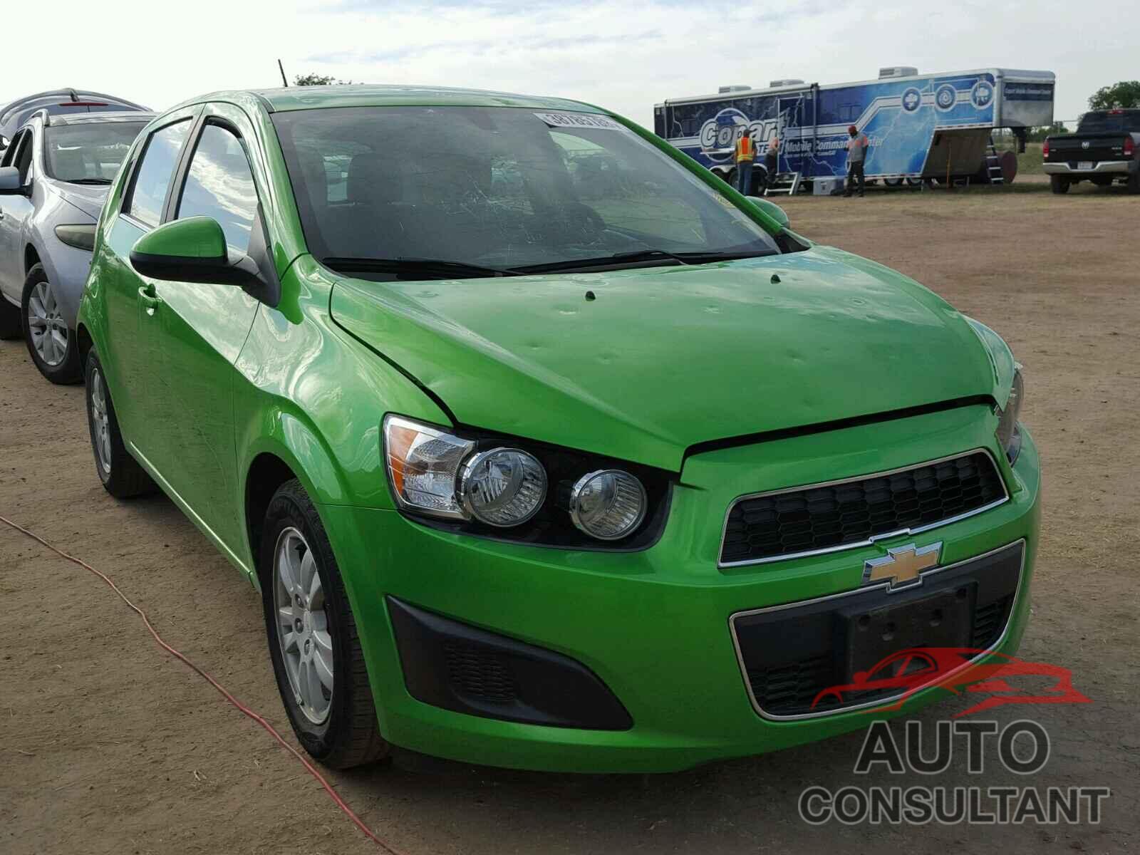 CHEVROLET SONIC 2015 - 1G1JC6SB4F4127521