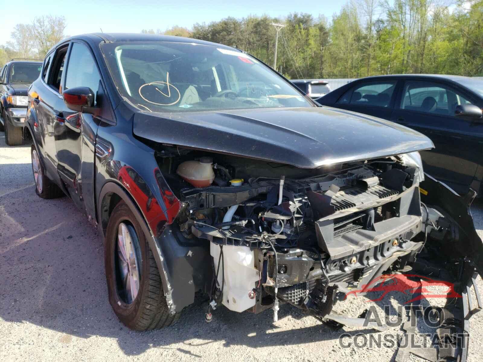 FORD ESCAPE 2017 - 1FMCU9G95HUC03606