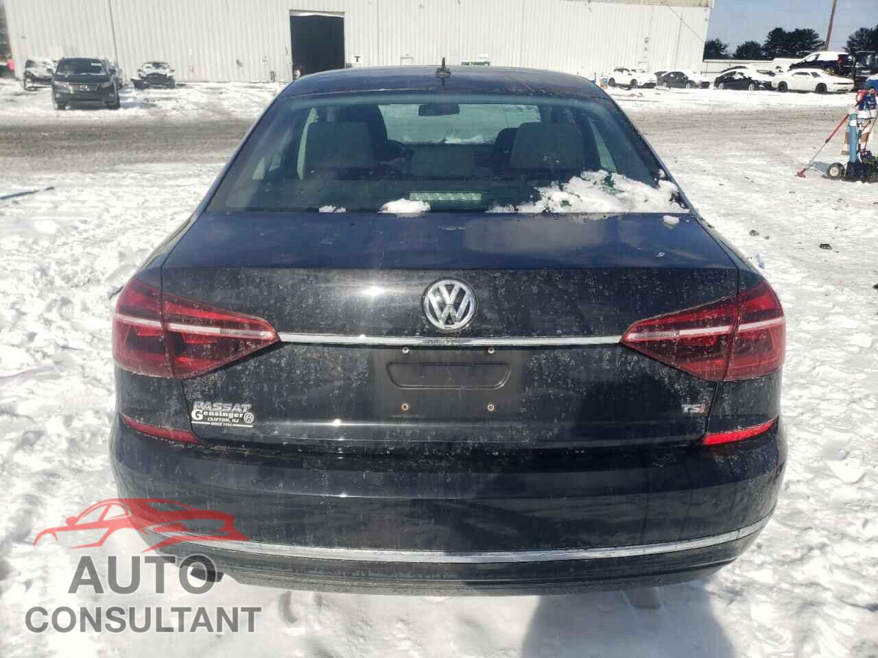 VOLKSWAGEN PASSAT 2017 - 1VWAT7A32HC004474