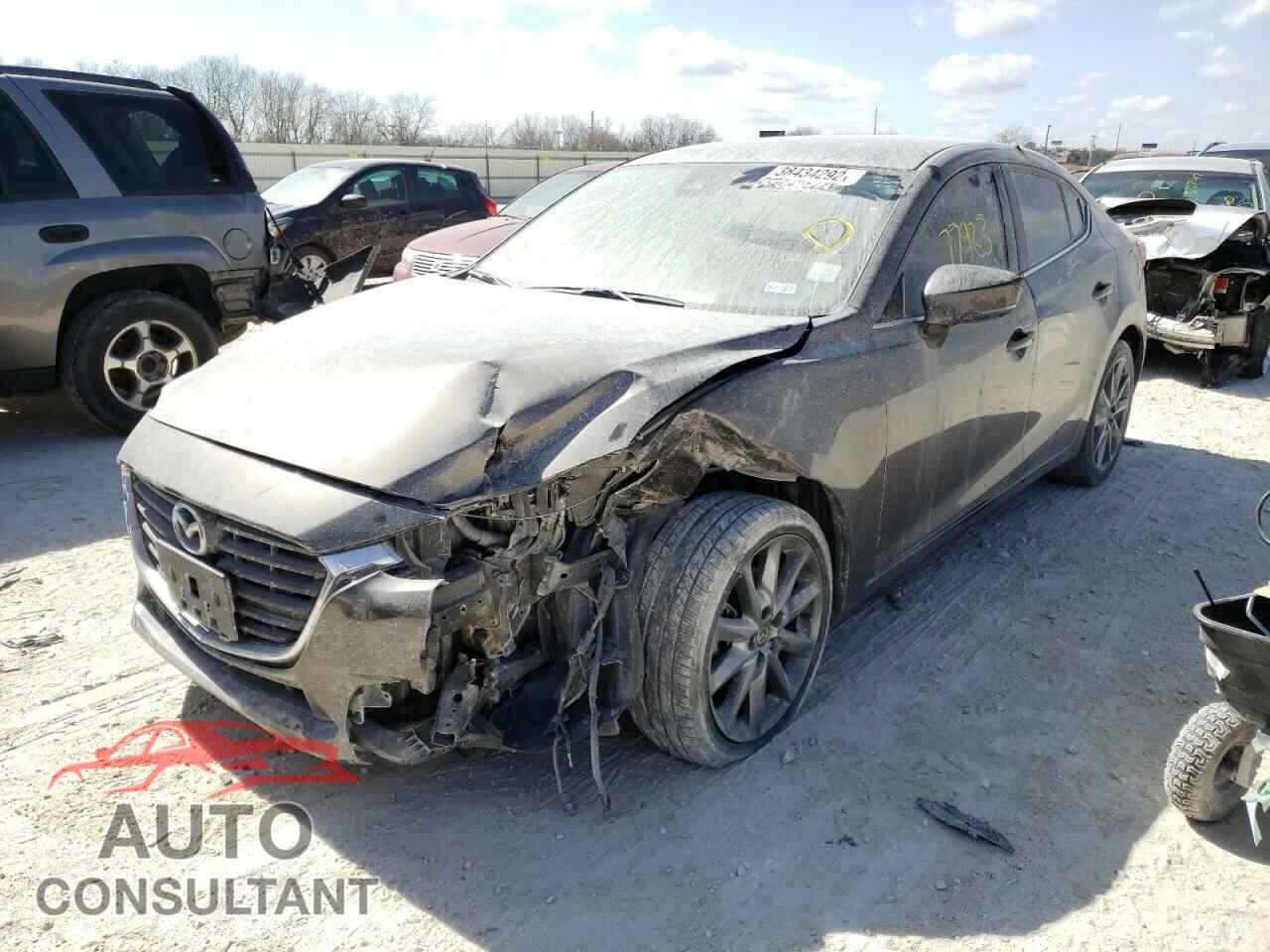 MAZDA 3 2018 - 3MZBN1V34JM178718