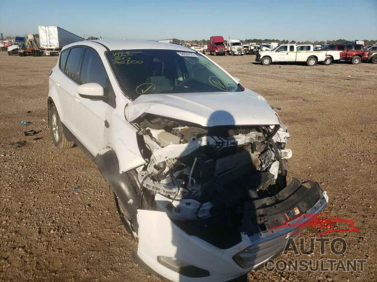 FORD ESCAPE 2017 - 1FMCU0GD2HUD10399