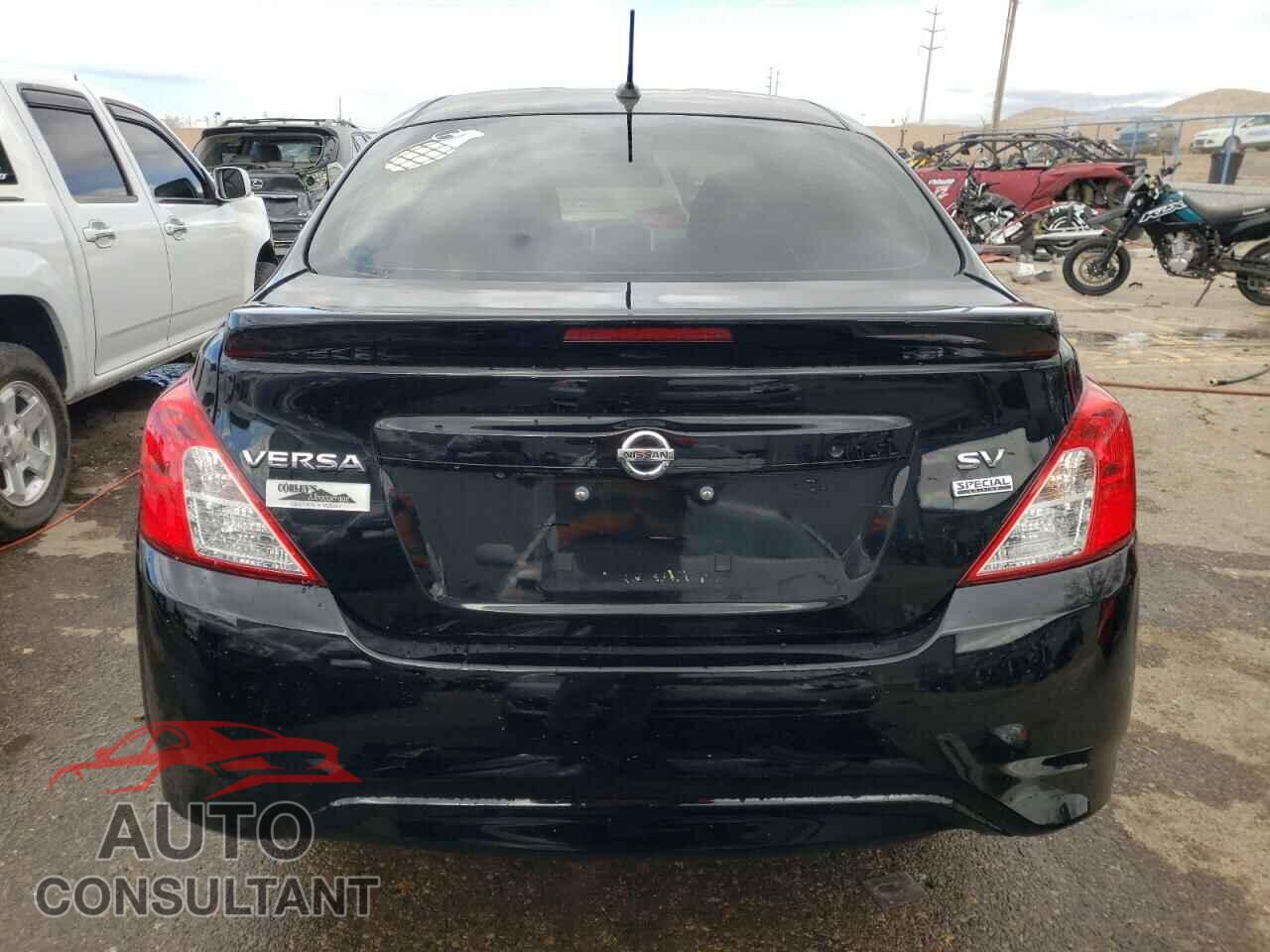 NISSAN VERSA 2018 - 3N1CN7AP1JL856479