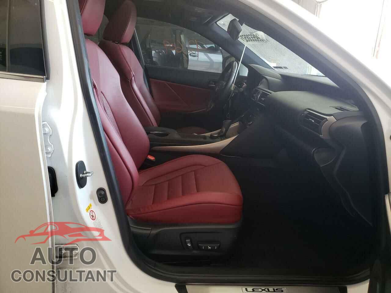 LEXUS IS 2018 - JTHBA1D28J5077368